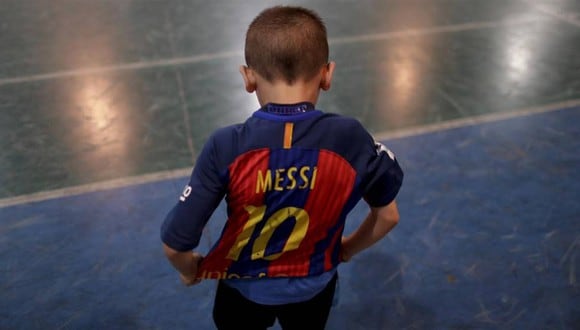 Los niños, los más felices con la estadía de Messi en FC Barcelona. (Foto: Agencias)