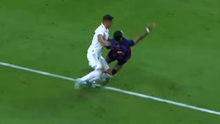 Todo Barcelona cobró penal: el jalón de Lucas Vázquez a Memphis Depay