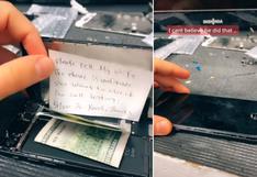 Abrió un teléfono móvil para repararlo y encontró un insólito mensaje acompañado de dinero