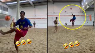 Video viral: Ronaldinho realiza impresionante salto para concretar un punto en el futvóley 