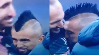 ¿Se olvidó dónde jugaba? Arturo Vidal besó el escudo de Juventus antes de enfrentarlos con Inter de Milán [VIDEO]