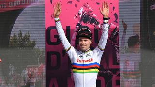 ¡Toma la delantera! Tom Dumoulin se llevó la primera etapa del Giro de Italia 2018