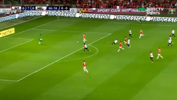 Cáceda salvó a Melgar del gol de Internacional (Captura DirecTV)
