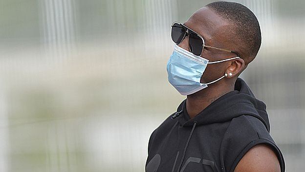 Luis Advíncula fue comprado por Rayo Vallecano en julio del 2019. (Foto: Rayo Vallecano)