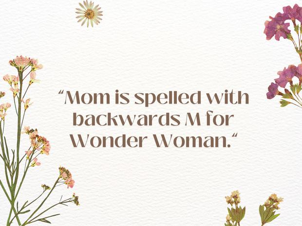 “Mom is spelled with backwards M for Wonder Woman.” | Photo by Canva / Depor Composition