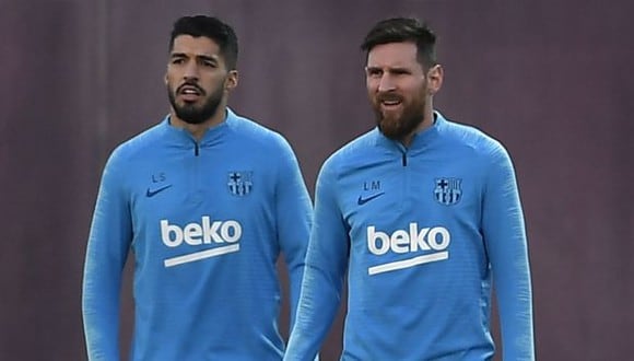 Luis Suárez y Lionel Messi jugaron juntos en el Barcelona hasta la temporada pasada. (Foto: AFP)
