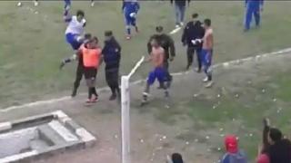 De nunca acabar: árbitro fue brutalmente agredido a patadas en el fútbol argentino [VIDEO]