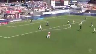 ¡Genio! Sergio Peña marcó un golazo desde fuera del área contra al Feyenoord de Tapia | [VIDEO]