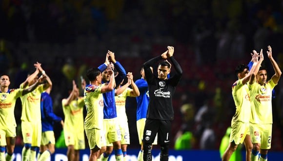 Los jugadores del América recibieron una gran ovación de la hinchada en el Azteca luego de esta gran exhibición sobre las Chivas de Guadalajara. (Foto: AFP)