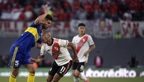 Carlos Zambrano ingresó en River vs. Boca tras la expulsión de Marcos Rojo. (Foto: AFP)