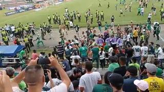 Lamentable: Deportivo Cali perdía y sus hinchas trataron de agredir a los jugadores [VIDEO]