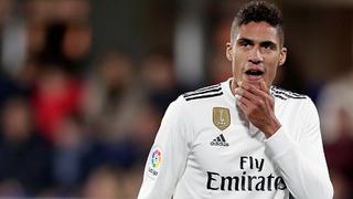 Lo piensa: el 'gigante' europeo que quiere 'atrasar' al Manchester United y va por Varane