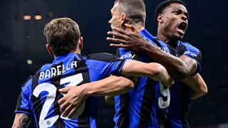 Inter con pie y medio en la final: venció 2-0 de visita al AC Milan