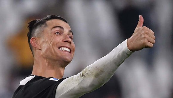 Cristiano Ronaldo sigue entrenándose en casa mientras continúa la cuarentena en Portugual. (Foto: AFP)