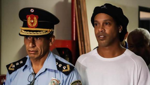 Ronaldinho Gaúcho vinculado a un nuevo caso con la justicia brasileña. (Foto: EFE)