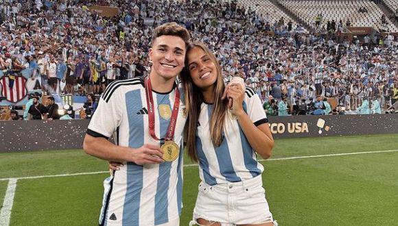 Julián Álvarez y Emilia Ferrero llevan una relación bastante discreta. (Foto: Instagram)