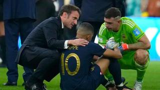 El ‘Dibu’ que no vimos: Martínez consoló a Mbappé tras la derrota de Francia en la final