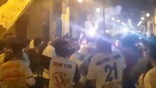 En las buenas y en las malas: hinchas cremas hicieron banderazo previo al partido en Cajabamba [VIDEO]