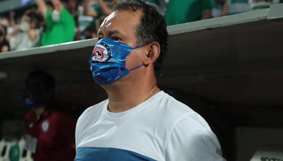 Juan Reynoso lamentó la crisis que vive Cruz Azul. (Foto: Cruz Azul)