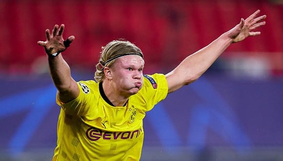 Erling Haaland marcó dos goles en triunfo del Dortmund en el Sánchez Pizjuán. (Getty)