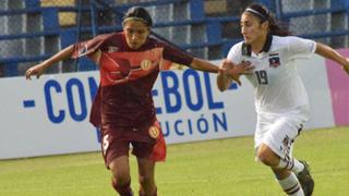 16 futbolistas del equipo femenino de Universitario fueron llevadas a una clínica en Paraguay