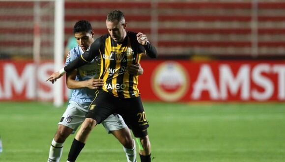 The Strongest venció 2-1 a U. Católica y clasificó a la fase de grupos de la Copa Libertadores. (Foto: AFP)