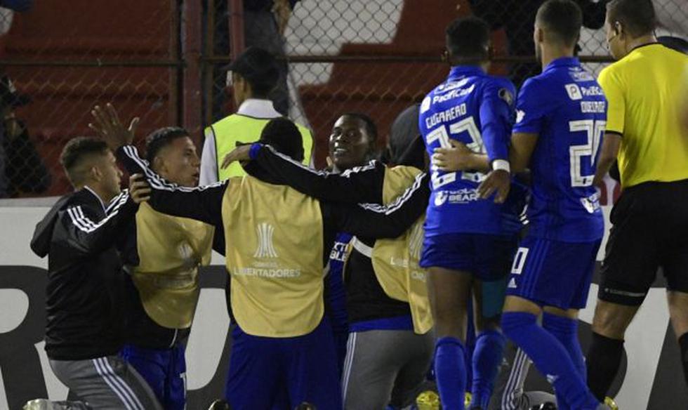 Emelec vs. Huracán en el Adolfo Ducó por la Copa Libertadores. (Foto: AFP)