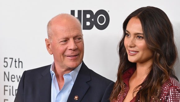 Bruce Willis junto a su esposa Emma Heming Willis en la premiere de "Motherless Brooklyn" en octubre de 2019 en New York City. (Foto: AFP)