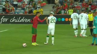 Pudo ser roja: Cristiano golpeó a rival que le movió el balón del penal en Portugal vs. Irlanda [VIDEO]