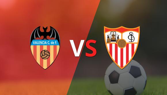 Valencia y Sevilla empatan 1-1 y se van a los vestuarios