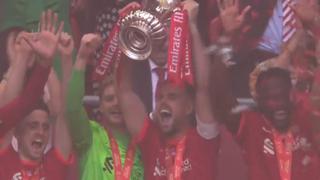 Los ‘Reds’ son puro festejo: Liverpool levantó el trofeo de campeón de la FA Cup [VIDEO]