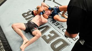 ¡Lo dejó seco! Peleador de UFC mandó a dormir a su rival con letal guillotina en la isla de Abu Dhabi [VIDEO]