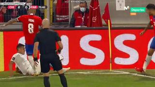No fue ni amarilla: Arturo Vidal pateó y pisó a Arzamendia en Chile vs. Paraguay [VIDEO]