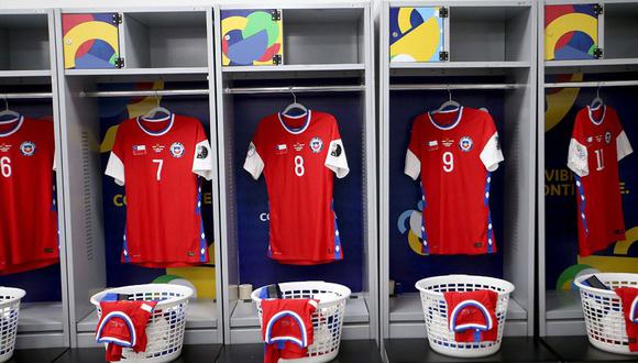 Gemidos molestarse a menudo Chile vs Bolivia: 'La Roja' cumple su amenaza y tapa el logo de 'Nike' por  conflictos con la marca | Copa América 2021 | FUTBOL-INTERNACIONAL | DEPOR