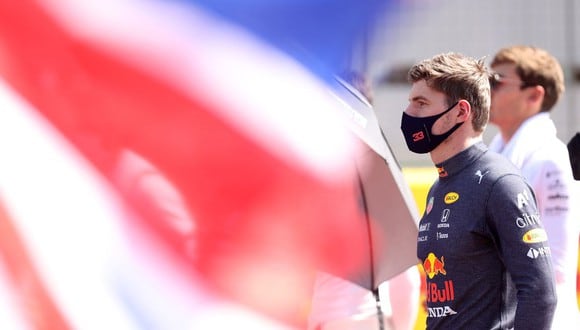 Verstappen fue eliminado del GP de Gran Bretaña tras su choque con Hamilton. (Foto: AFP)