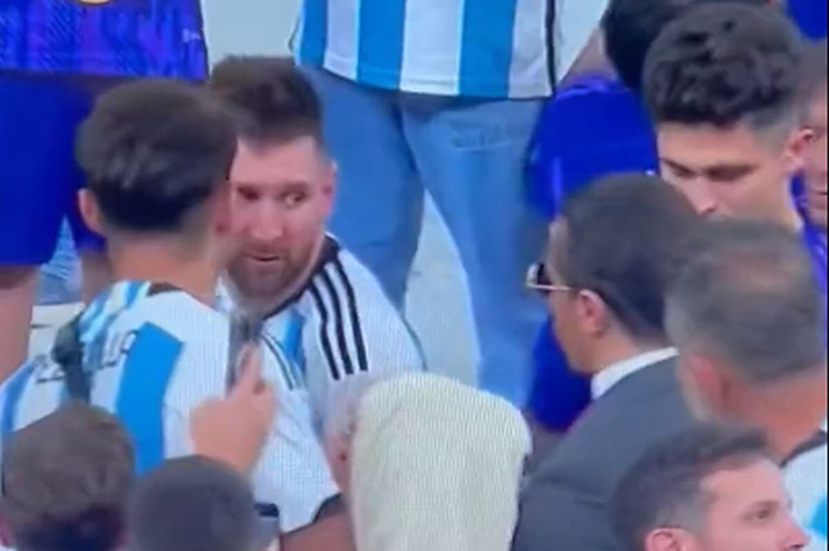 Messi escapa de Salt Bae en pleno festejo por el Mundial 2022 | Foto: captura