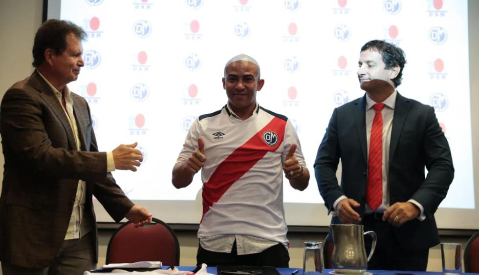 Así fue la presentación de Egidio Arévalo Ríos como nuevo jugador de Deportivo Municipal. (Foto: Hugo Pérez)
