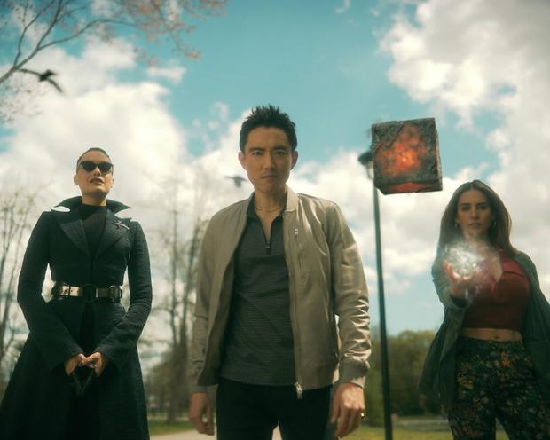 Sparrow Ben acompañado de Sloane y Fei en la tercera temporada de "la academia paraguas" (Foto: Netflix)