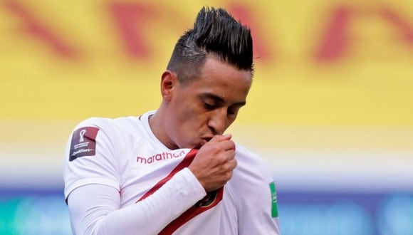 La dedicatoria de Christian Cueva por su gol anotado con la selección peruana. (Foto: AFP)
