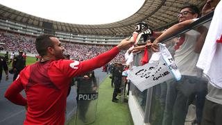 Selección Peruana: José Carvallo cumplió sueño de hincha y le regaló sus guantes