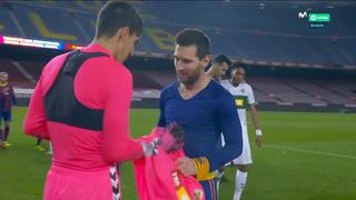 Un gesto de grandeza: el portero del Elche le pidió la camiseta a Messi y este le ofreció intercambiarlas [VIDEO]