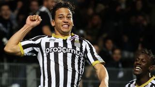 Quiere un puesto en la bicolor: Cristian Benavente anotó un nuevo gol con Sporting Charleroi