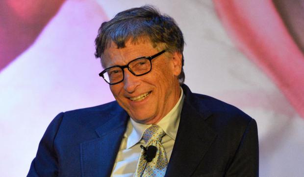 Bill Gates durante una conversación con el autor indio Chetan Bhagat en un evento 'Todas las vidas tienen el mismo valor' en Nueva Delhi el 18 de septiembre de 2014 (Foto: Chandan Khanna / AFP)