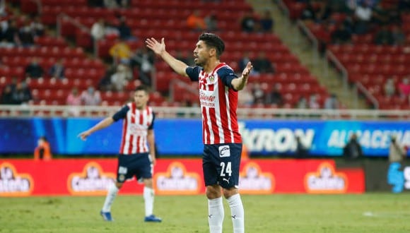 “No me dejaron jugar”: la confesión de Oribe Peralta en su último paso por Chivas. (Getty Images)