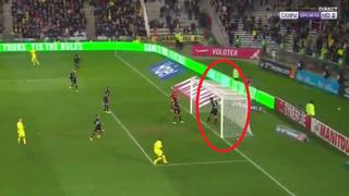 A un ángulo imposible: golazo en la liga francesa para la victoria del Nantes