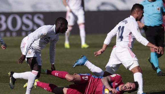 Casemiro y Mendy, apercibidos de perderse la vuelta del PSG-Real Madrid. (Foto: AP)