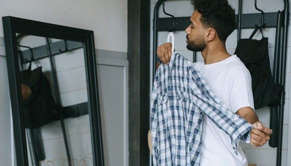 Cómo acabar con la humedad y el mal olor de los armarios de ropa
