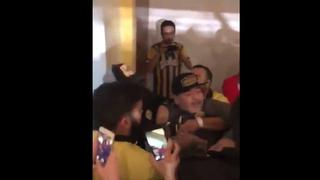 Se volvió loco: la violenta reacción de Maradona luego de ser insultado por hinchas de San Luis [VIDEO]