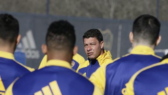 Sebastián Battaglia conversó con el plantel de Boca Juniors antes de los entrenamientos. (Foto: Agencias)