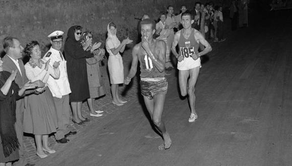 Abebe Bikila corriendo en los Juegos Olímpicos de Roma 1960. (Foto: AFP)